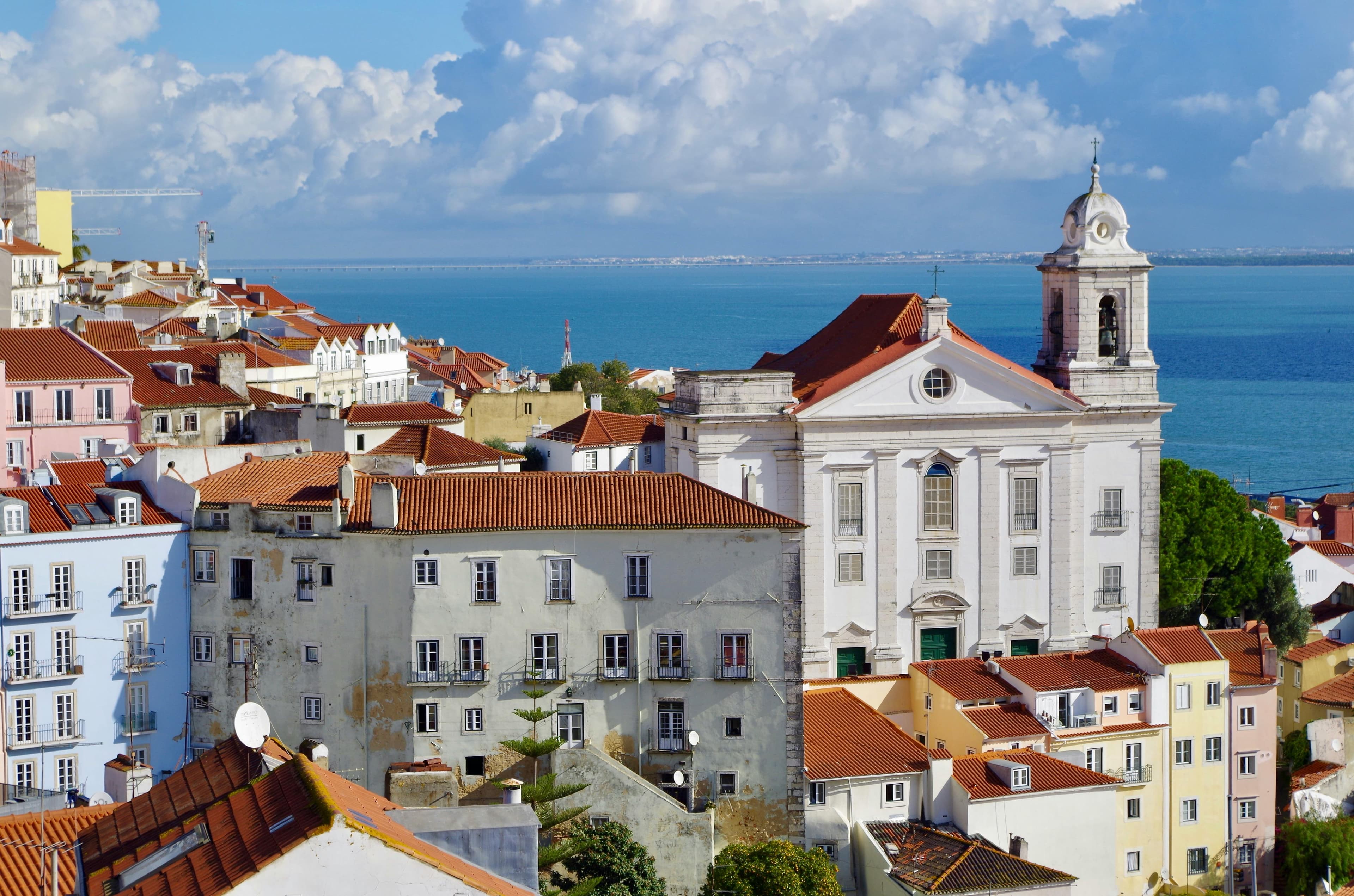 Want to book an Airbnb in Lisbon? Read this first.